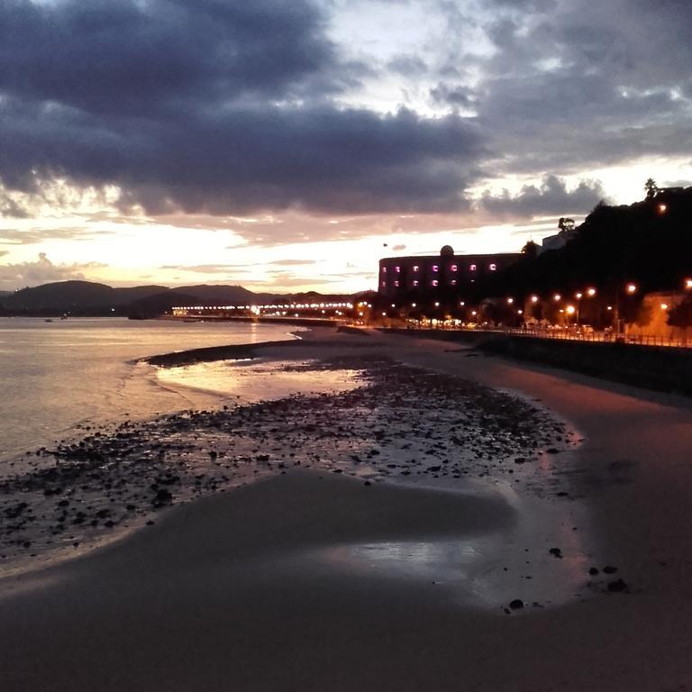 Hospedaje La Tortuga Santoña Exteriör bild